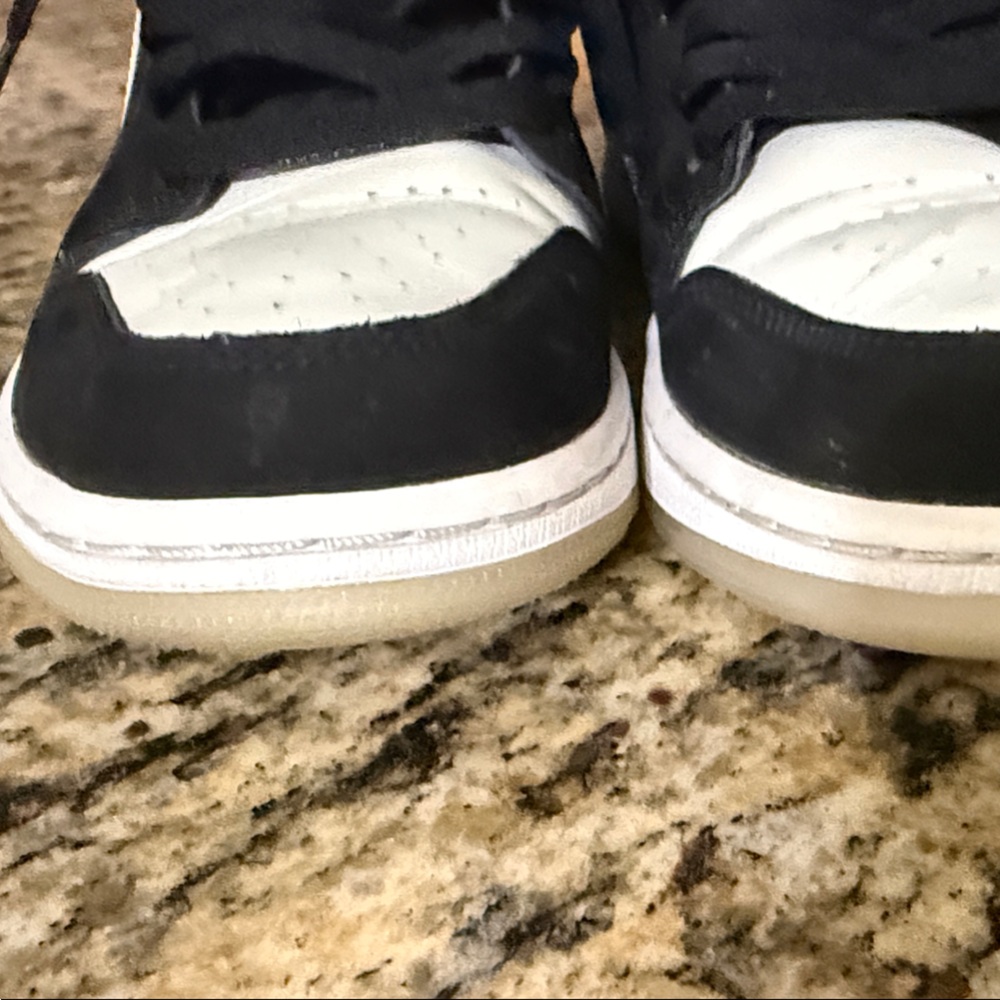 Nike Black and White Low-Top Sneakers - Picture 7 of 12